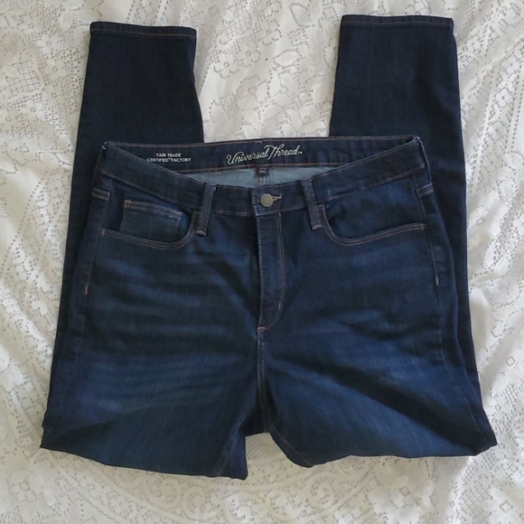 Universal Thread High Rise Skinny jeans - Picture 3 of 5